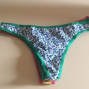 3 pair NWOT women’s medium thong panties